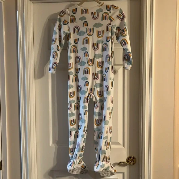 Carters Simple Joys footed pajamas. Kids size 7. Excellent condition. - Picture 4 of 4